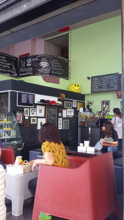 หอมกรุ่น coffee & breakfast